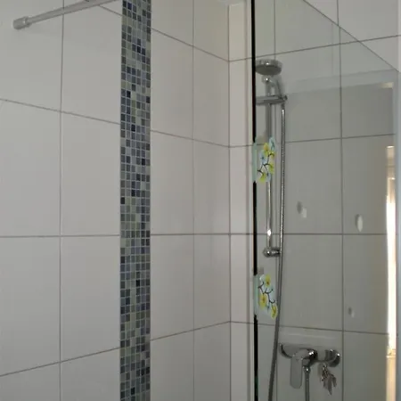 - Neubauer Apartment
