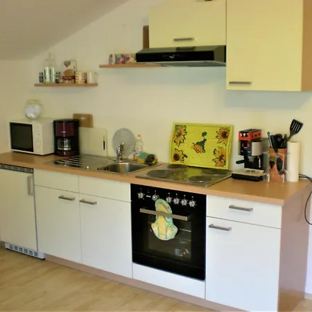 - Neubauer Apartment *